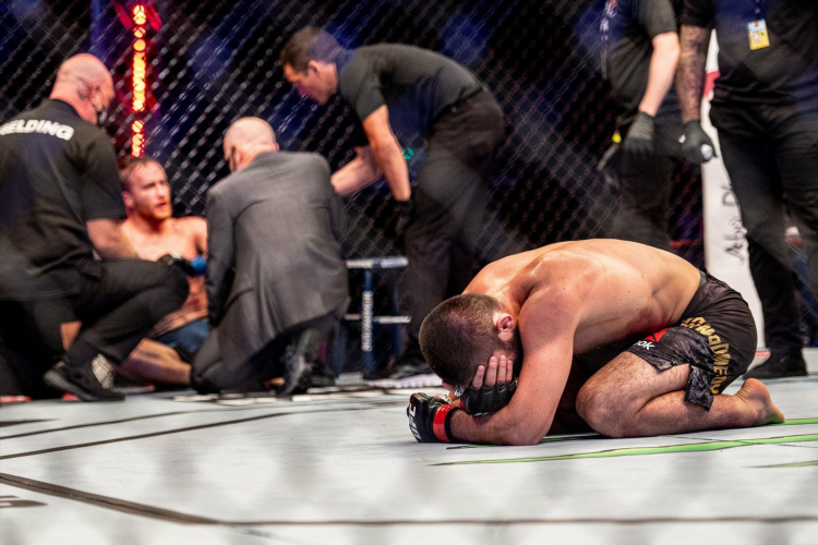 Бой ufc вчера
